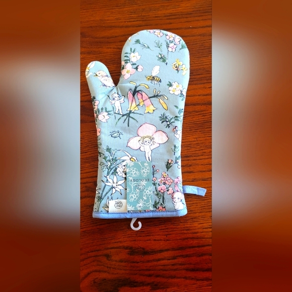 May Gibbs by Ecology Oven Glove Flower Babies - Picture 4 of 5